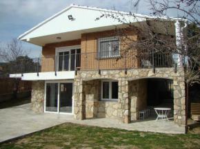 Chalet con piscina y BBQ para 10 personas